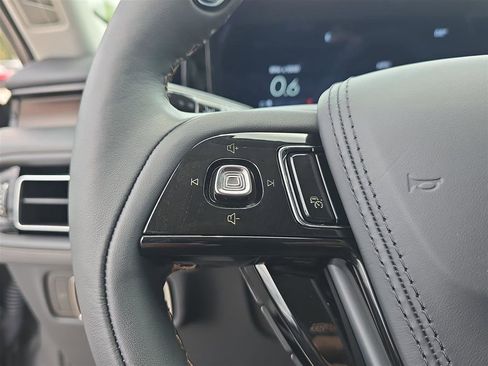 New 2025 Lincoln Aviator Reserve w/ Luxury Package image 28