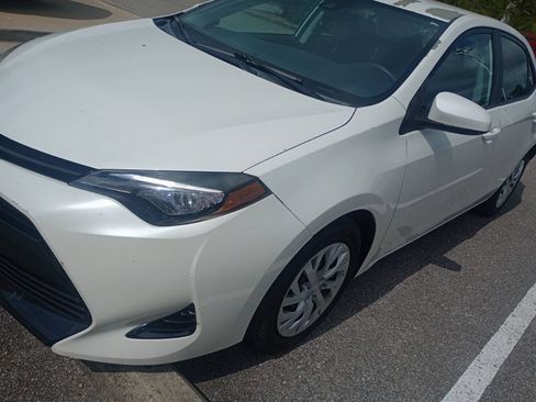 Used 2017 Toyota Corolla LE FWD image 1