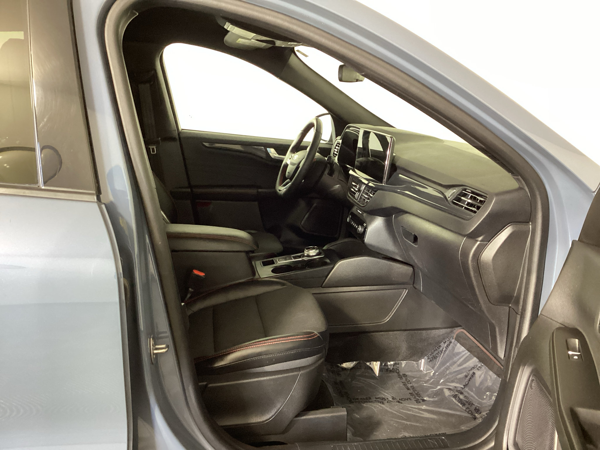Certified 2023 Ford Escape ST-Line w/ Tech Pack #1 AWD/4WD image 9
