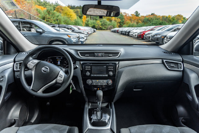 Used 2016 Nissan Rogue S AWD/4WD image 25