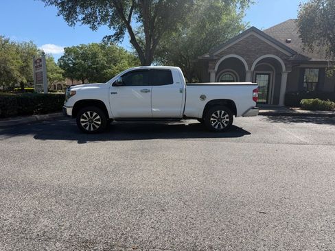 Used 2018 Toyota Tundra SR5 w/ SR5 Upgrade Package image 1