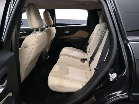 Used 2016 Jeep Cherokee Sport AWD/4WD image 27