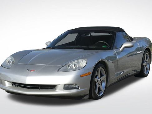 Used 2005 Chevrolet Corvette Convertible w/ Preferred Equipment Group image 29