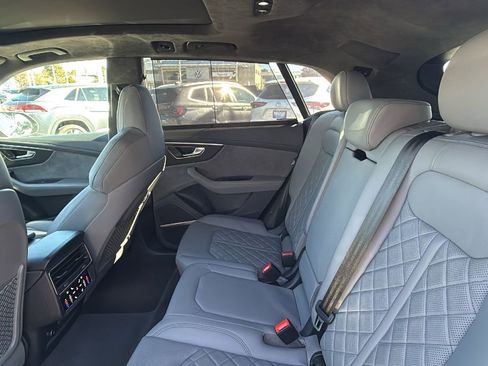 Used 2021 Audi SQ8 Prestige image 11