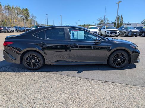 Used 2025 Toyota Camry SE w/ Convenience Package FWD image 7