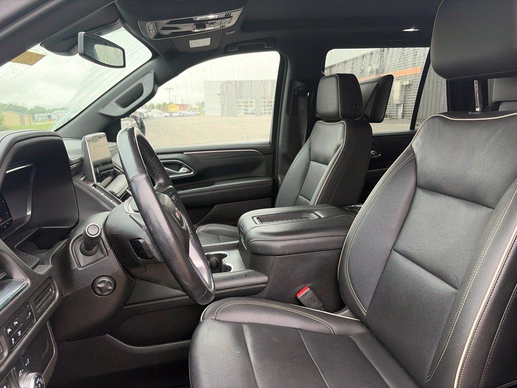 Used 2022 GMC Yukon SLT w/ SLT Luxury Package AWD/4WD image 5