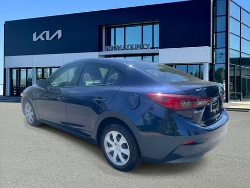 Used 2018 MAZDA MAZDA3 Sport FWD image 4