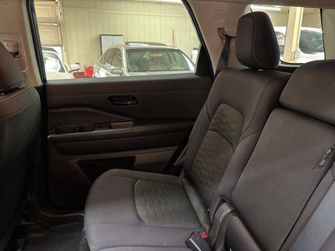 Used 2025 Nissan Pathfinder SV FWD image 42