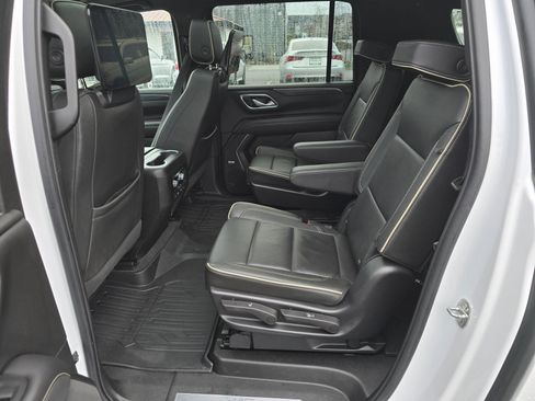 Used 2022 GMC Yukon XL SLT image 31