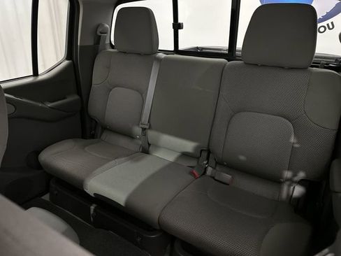 Used 2018 Nissan Frontier SV AWD/4WD image 26