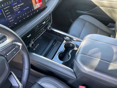 Used 2025 Chevrolet Tahoe Z71 image 16