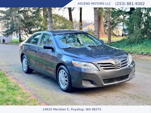 Used 2011 Toyota Camry LE image 7