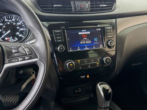 Used 2020 Nissan Rogue Sport S w/ Appearance Package FWD image 18