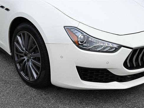 Used 2019 Maserati Ghibli S Q4 AWD/4WD image 9