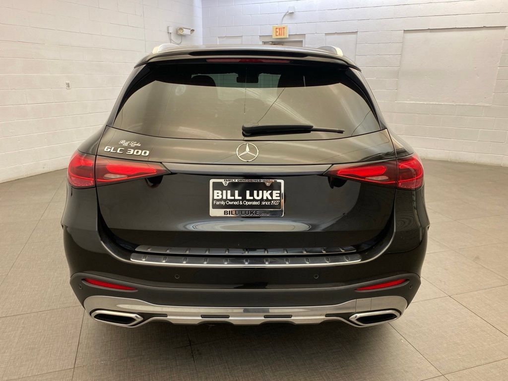 Used 2023 Mercedes-Benz GLC 300 image 8