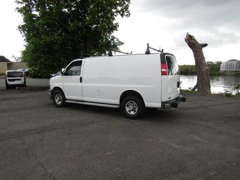 Used 2020 Chevrolet Express 2500 w/ Driver Convenience Package RWD image 4