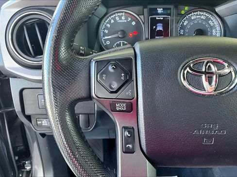 Used 2021 Toyota Tacoma TRD Off-Road w/ Technology Package AWD/4WD image 23