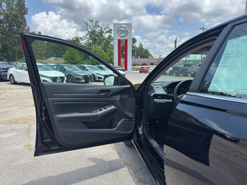 New 2026 Nissan Altima 2.5 SV FWD image 19