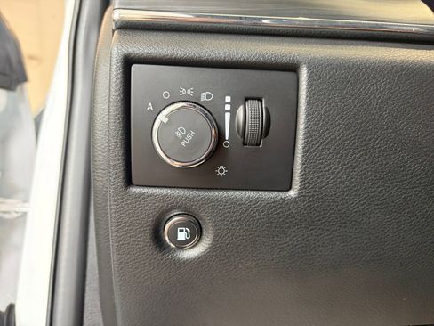 Used 2022 Jeep Grand Cherokee Limited AWD/4WD image 24