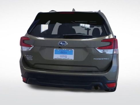 Used 2023 Subaru Forester Premium image 7