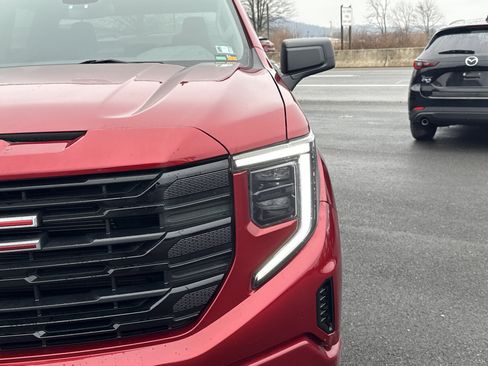 Used 2023 GMC Sierra 1500 Elevation image 9