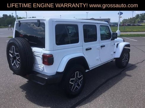 Used 2026 Jeep Wrangler Unlimited Sahara AWD/4WD image 9