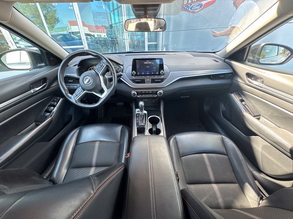 Used 2024 Nissan Altima 2.5 SR FWD image 9