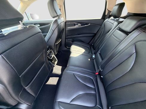 Used 2023 Lincoln Nautilus FWD w/ Premium Package image 24
