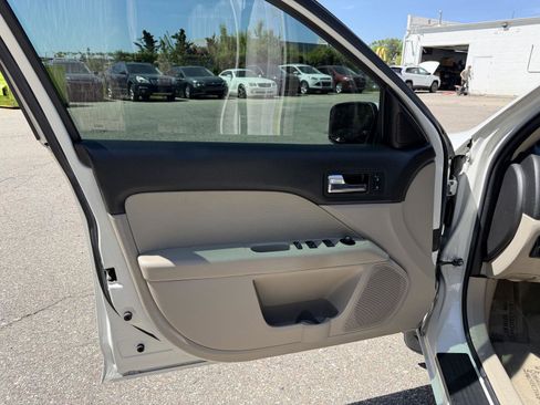 Used 2008 Mercury Milan Premier FWD image 9