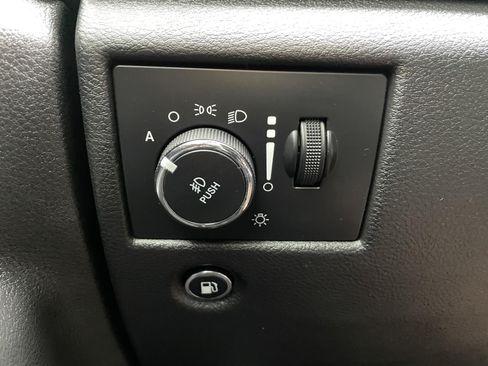 Used 2019 Jeep Grand Cherokee Altitude AWD/4WD image 36