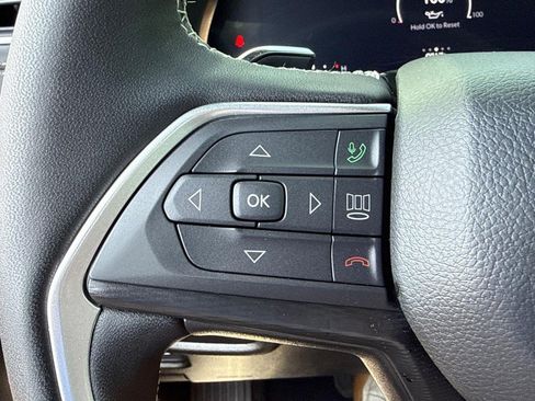 Used 2025 Jeep Grand Cherokee L Altitude AWD/4WD image 19