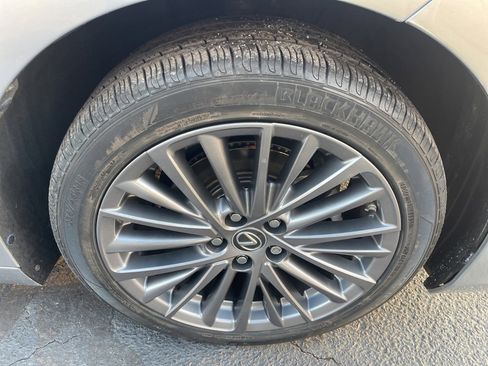 Used 2022 Lexus ES 250 w/ Premium Package image 29