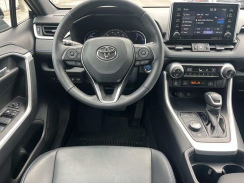 Used 2021 Toyota RAV4 XSE w/ XSE Grade Weather Package AWD/4WD image 13