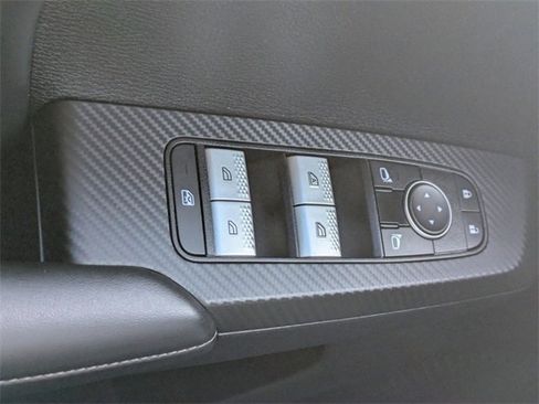 Used 2022 Mitsubishi Outlander SE image 27