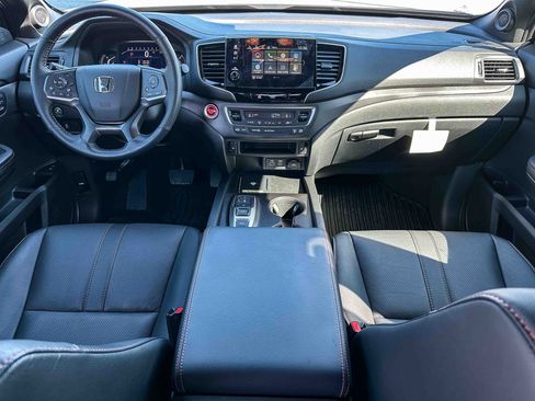 Certified 2025 Honda Passport TrailSport image 21