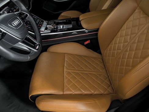 Used 2022 Audi S8 AWD/4WD image 21