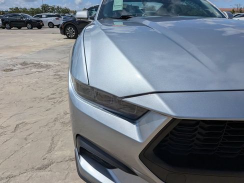 Used 2025 Ford Mustang Premium RWD image 10
