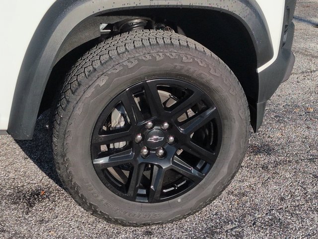Used 2025 Chevrolet Colorado Trail Boss AWD/4WD image 10