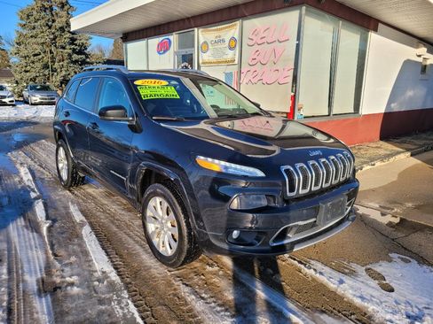 Used 2016 Jeep Cherokee Overland w/ Technology Group image 3