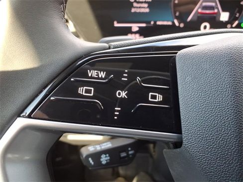 Used 2025 Audi Q5 Premium w/ Convenience Package image 21