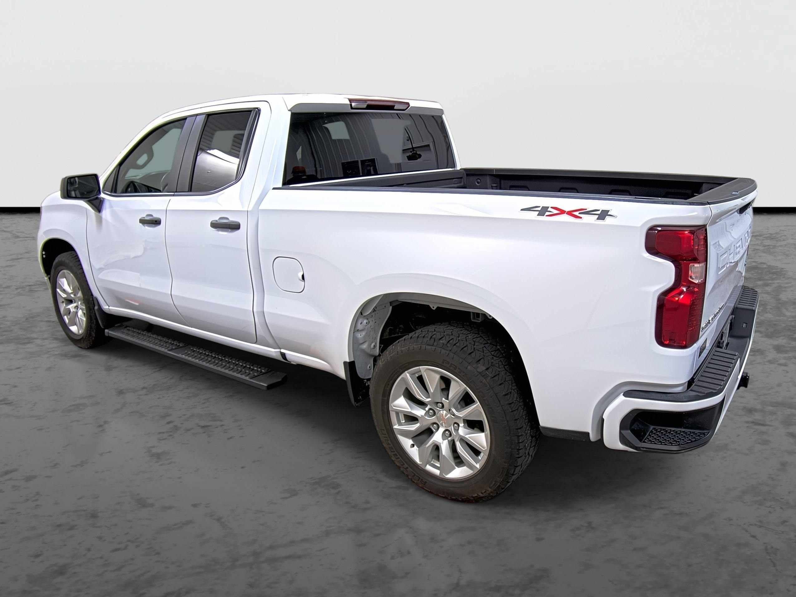 Used 2024 Chevrolet Silverado 1500 Custom AWD/4WD image 2