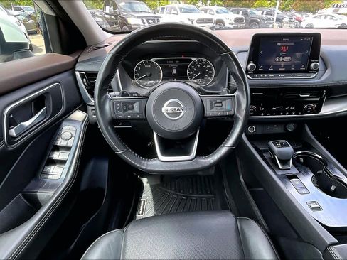 Used 2021 Nissan Rogue SV w/ Premium Package FWD image 5