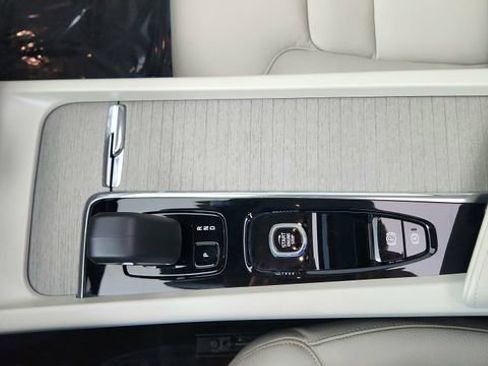 Used 2024 Volvo S60 B5 Plus w/ Climate Package image 52