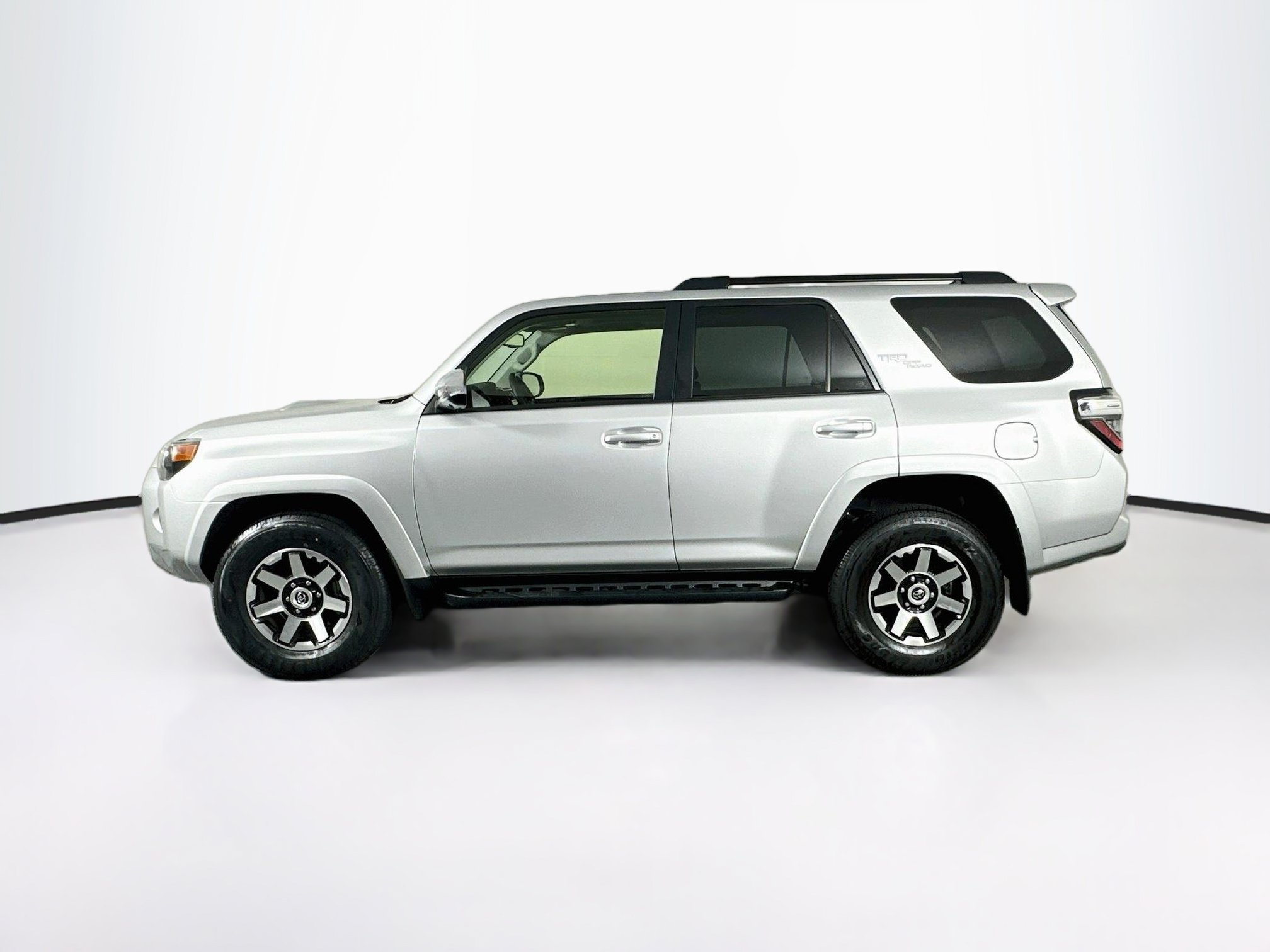 Used 2024 Toyota 4Runner TRD Off-Road Premium w/ Off Road Premium Plus Package AWD/4WD image 4