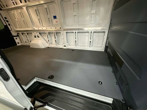Used 2024 Mercedes-Benz eSprinter 170 Cargo image 26