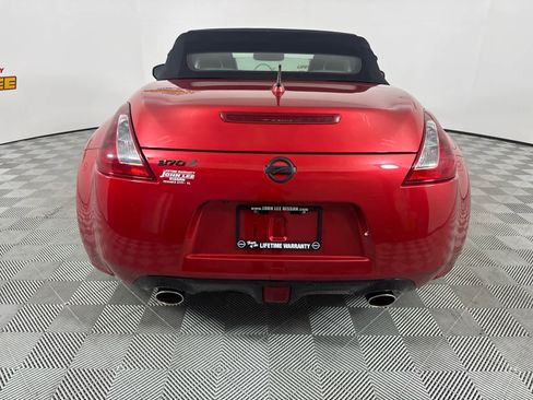 Used 2018 Nissan 370Z Touring Sport image 6