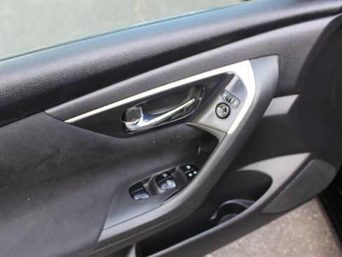 Used 2015 Nissan Altima 2.5 SV w/ Convenience Package FWD image 11