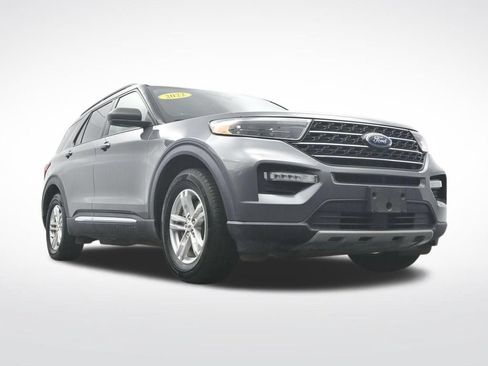 Used 2022 Ford Explorer XLT w/ Equipment Group 202A RWD image 34