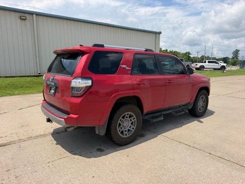 Used 2018 Toyota 4Runner TRD Off-Road Premium w/ TRD Performance Package AWD/4WD image 3