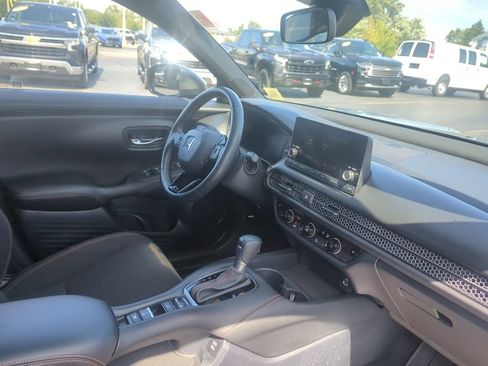 Used 2025 Honda HR-V Sport image 15